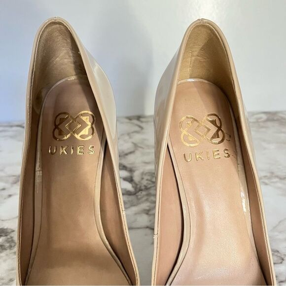 Ukies Tan Patent Leather Heels- Open Toed- Size 7 - Picture 5 of 6